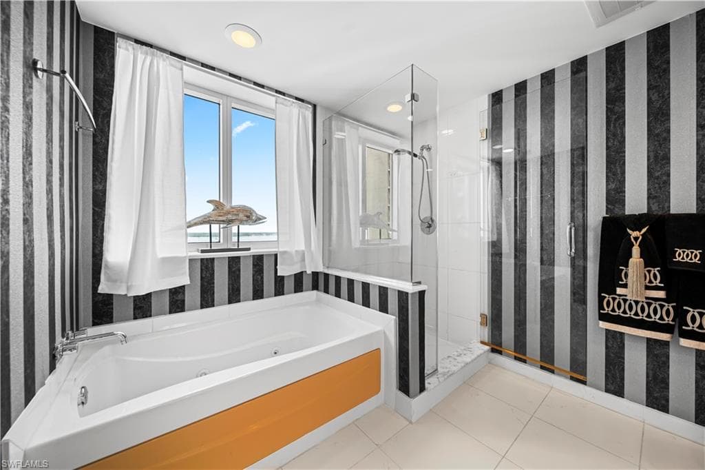Waterviews from EVERY WINDOW!
