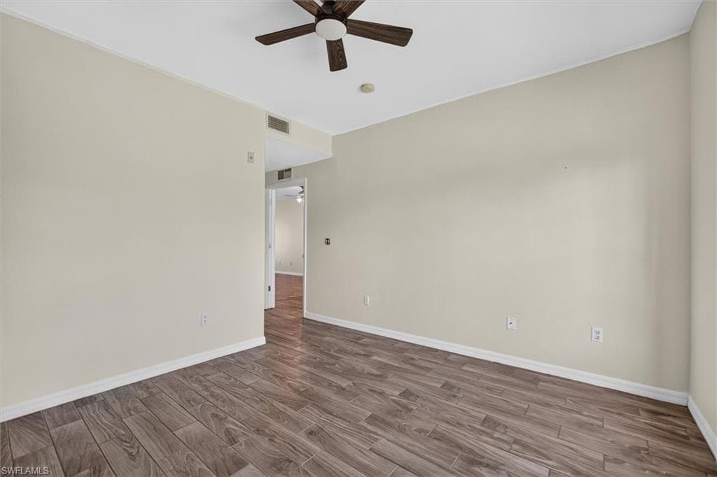 8555 Bernwood Cove LOOP 107 photo 22 of 30