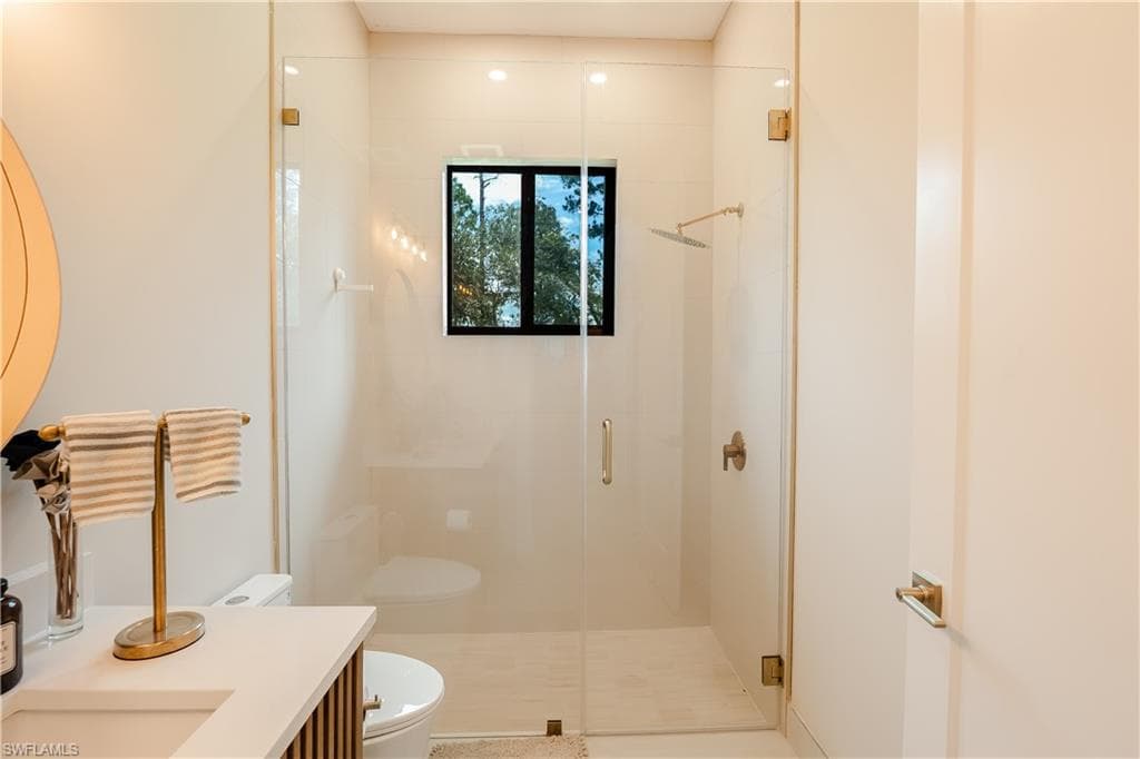 300 Montura AVE photo 43 of 49