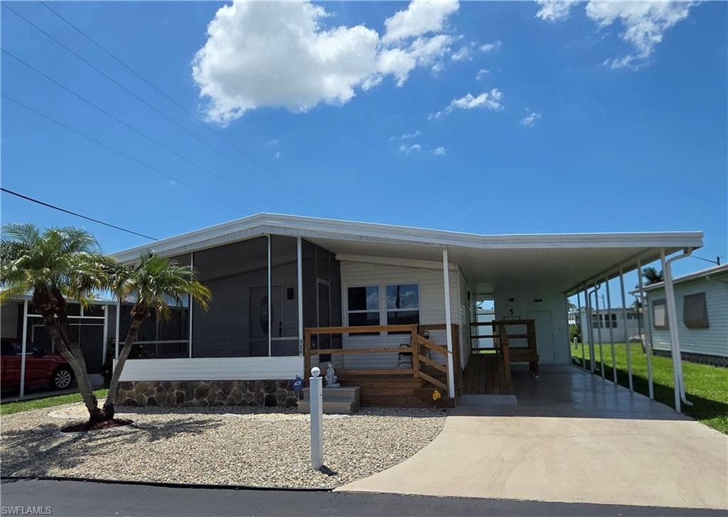Beautifully Remodeled & Spacious 2 bedroom, 1.5 bath home with 1100+ square feet of air-conditioned living space!