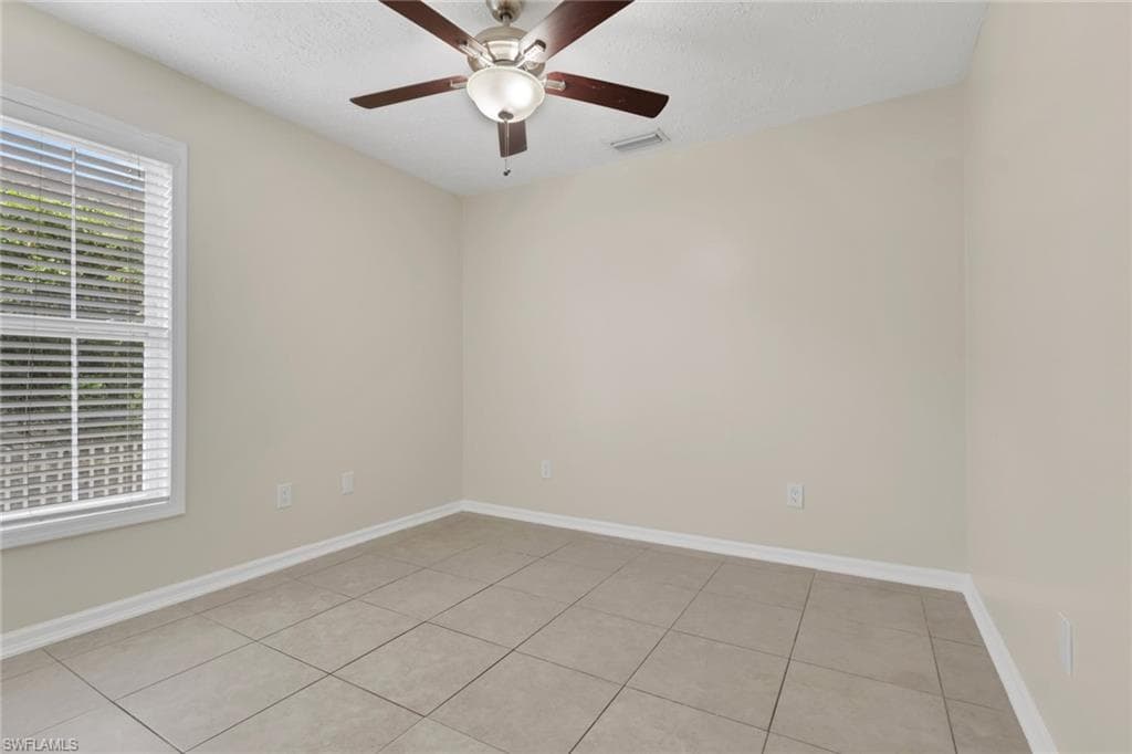 254 Leawood CIR photo 17 of 28