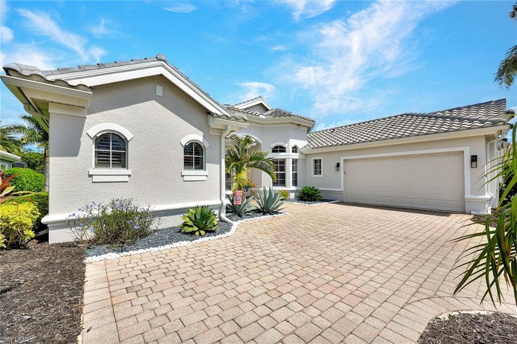 16075 Parque LN photo 27 of 31