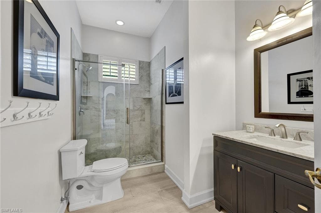 16075 Parque LN photo 16 of 31