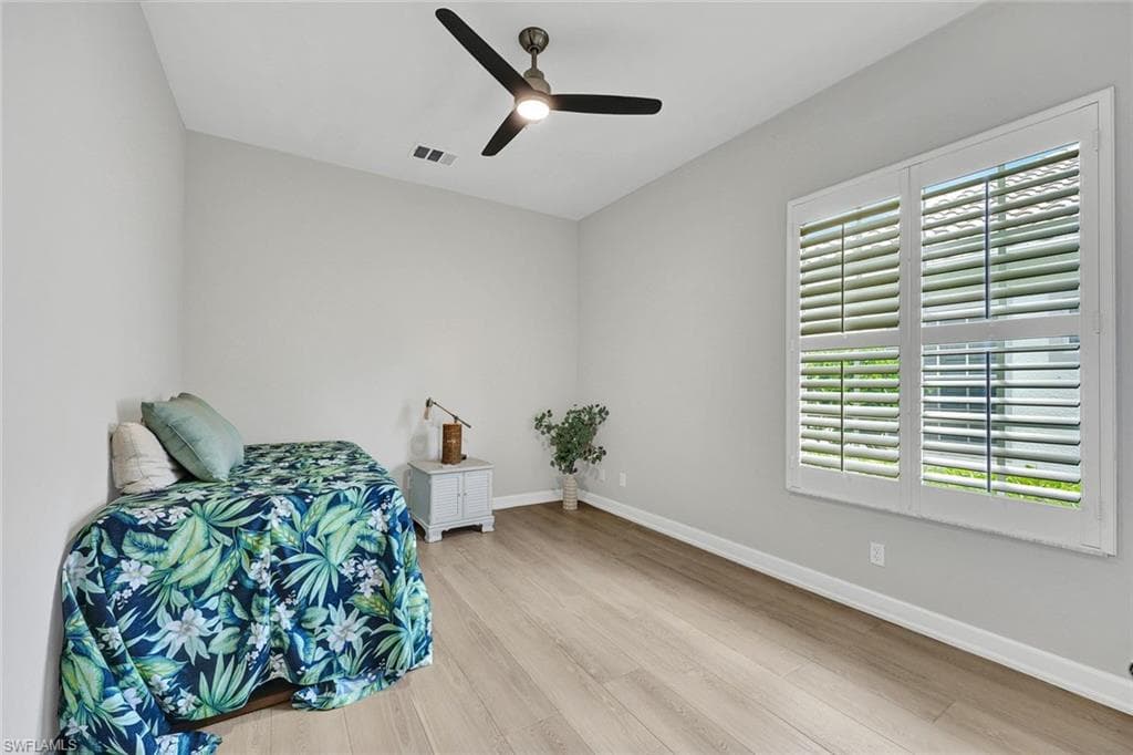 16075 Parque LN photo 20 of 31