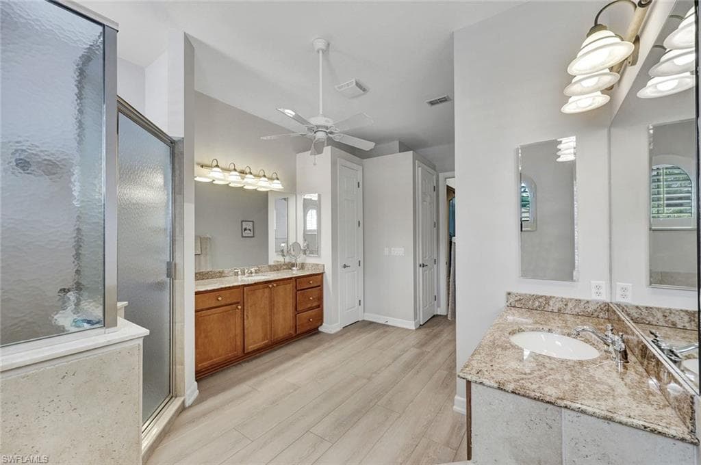 16075 Parque LN photo 14 of 31