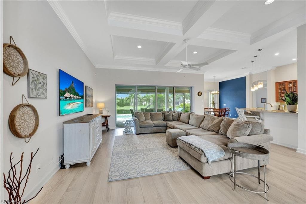 16075 Parque LN photo 4 of 31