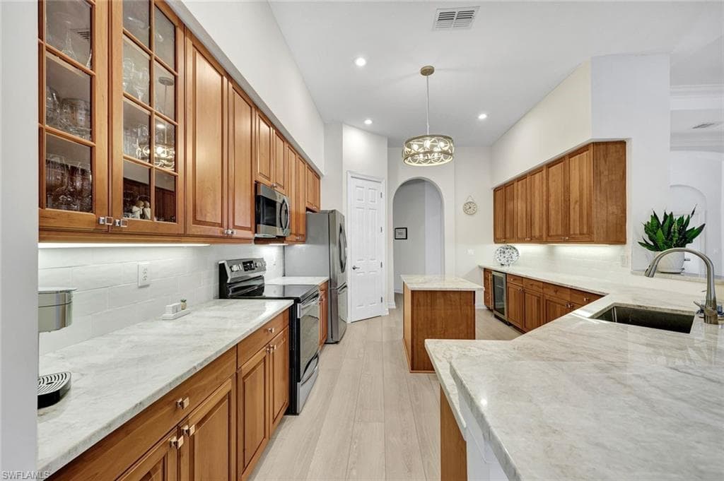16075 Parque LN photo 8 of 31