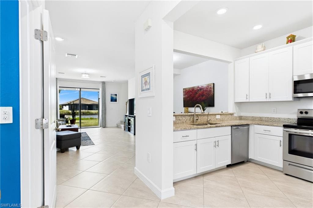 14144 Pine Lodge LN photo 5 of 50
