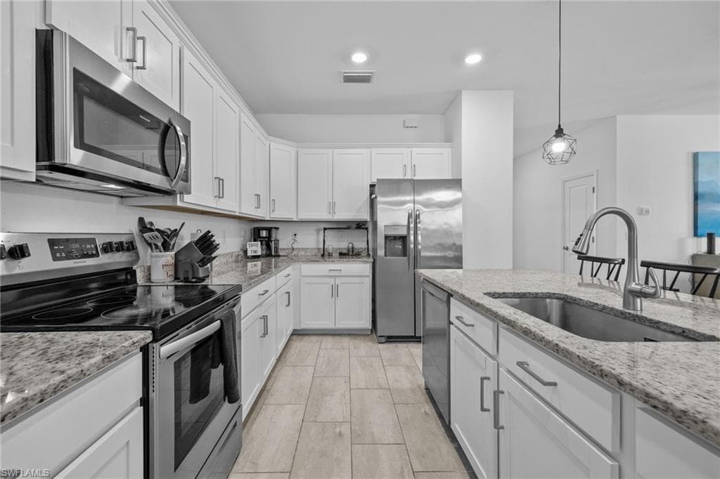 13845 Pine Lodge LN photo 10 of 45