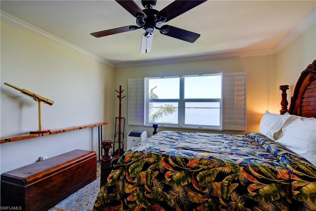 Wake up to this gorgeous waterfront scene every morning!