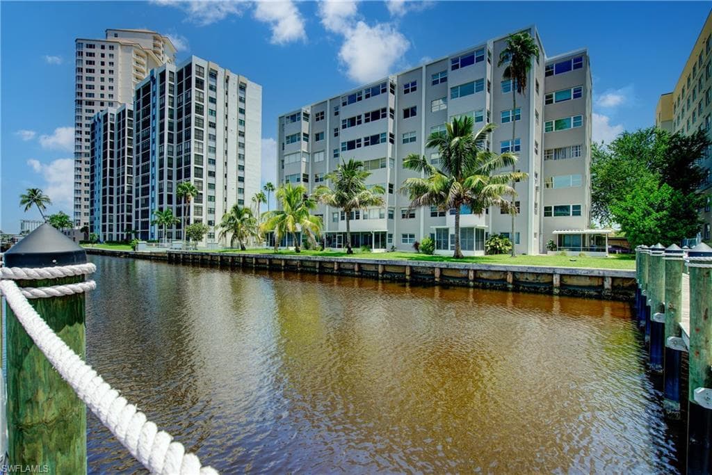 The view of Riverside Club from the community dock