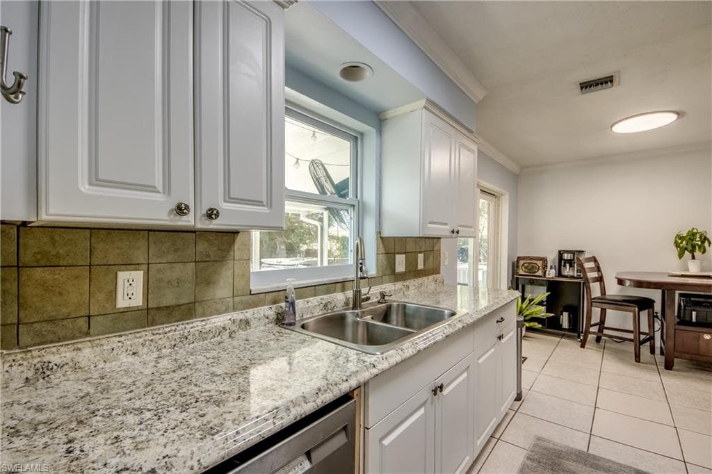 2912 Poinciana DR photo 18 of 47