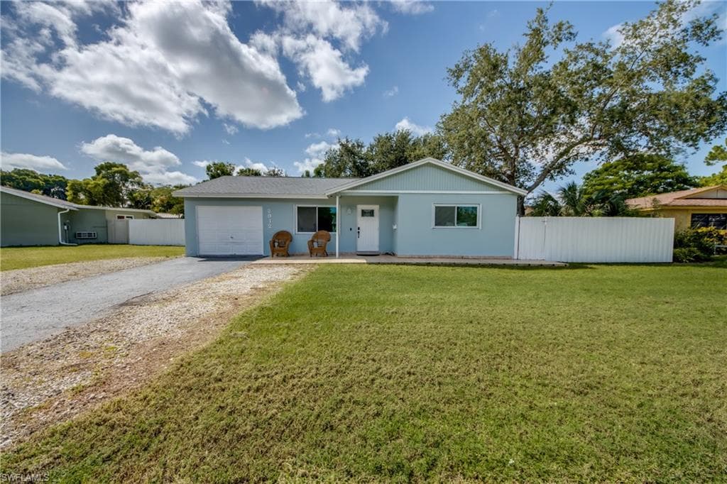 2912 Poinciana DR photo 4 of 47