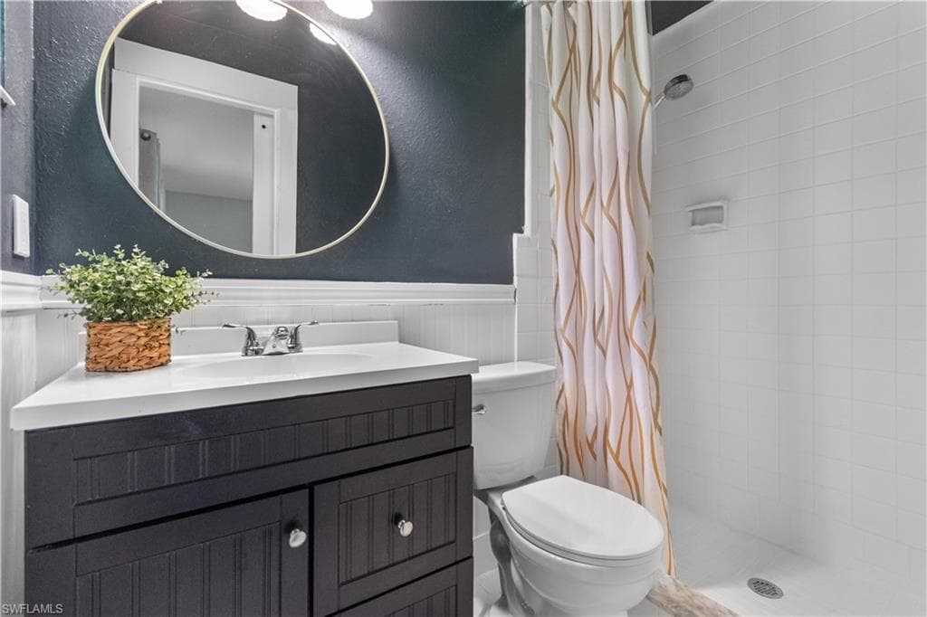 Primary Bathroom with walk-in shower
