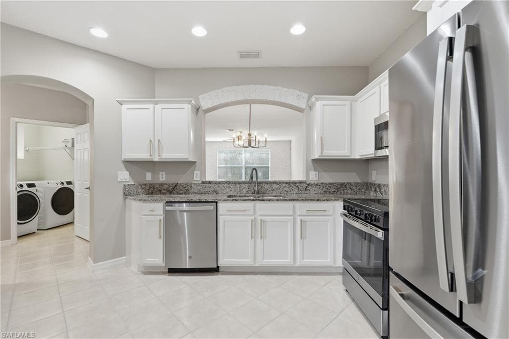 9829 Roundstone CIR photo 15 of 50