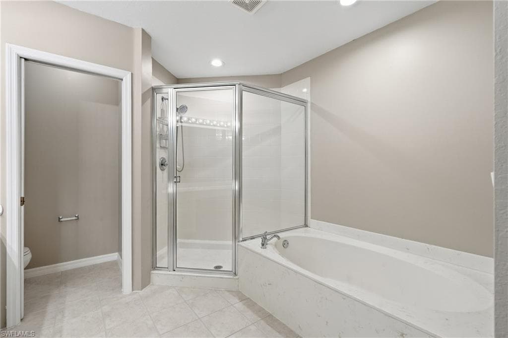 9829 Roundstone CIR photo 25 of 50