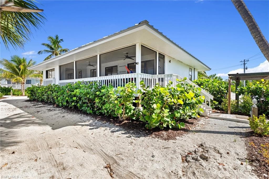 3 Beach Homes photo 6 of 41