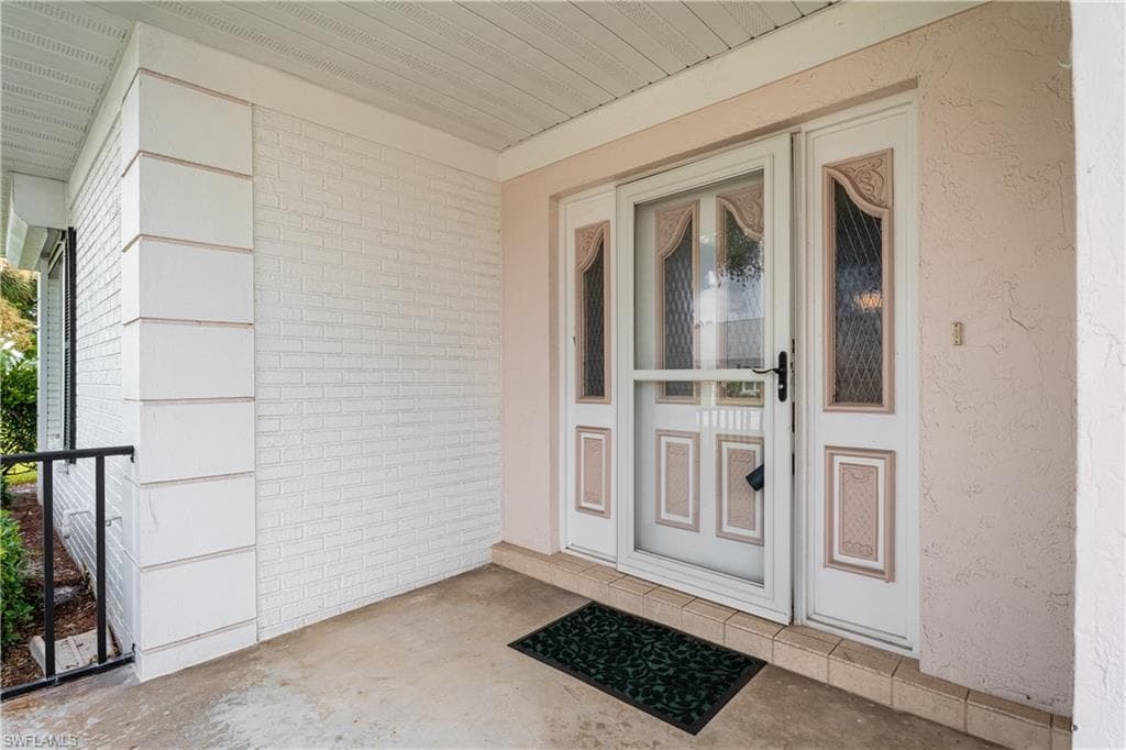 1238 N Brandywine CIR photo 2 of 46