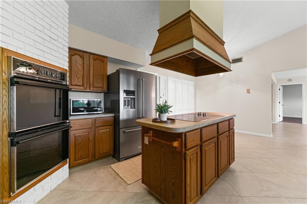 1238 N Brandywine CIR photo 18 of 46
