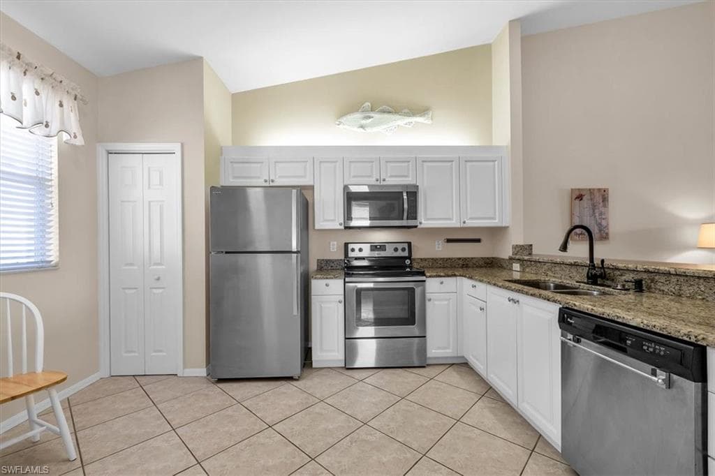 250 Robin Hood CIR 202 photo 17 of 38