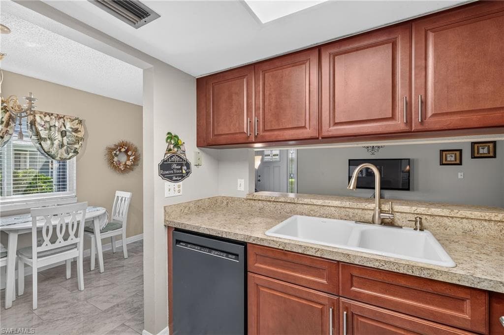 3358 Royal Canadian TRCE 3 photo 9 of 20