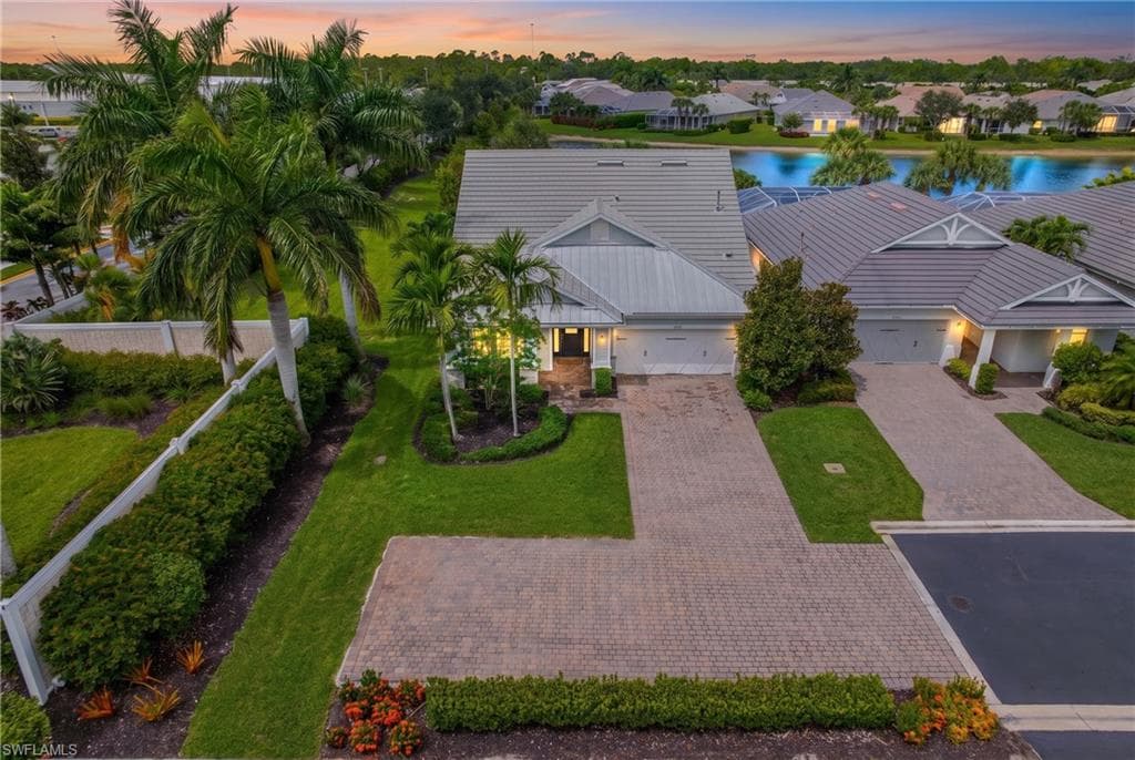 10647 Tiki CT photo 2 of 49