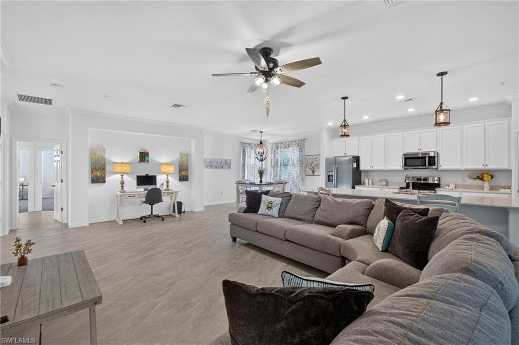 12015 Hawthorn Lake DR 201 photo 5 of 44