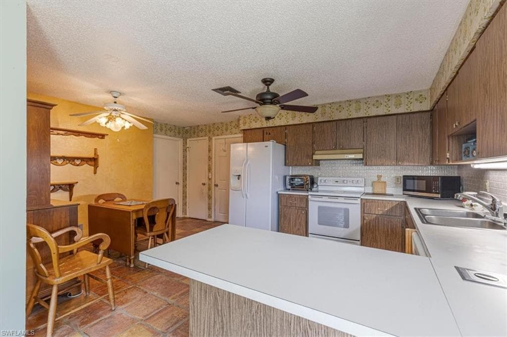 3423 Corana WAY photo 12 of 34