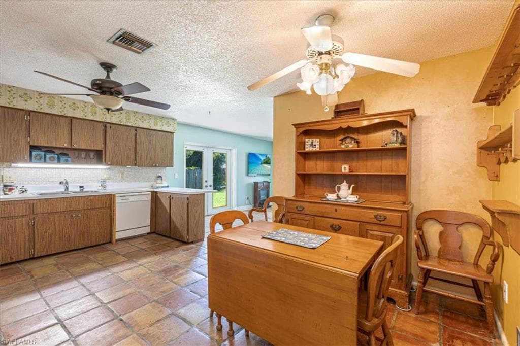 3423 Corana WAY photo 9 of 34