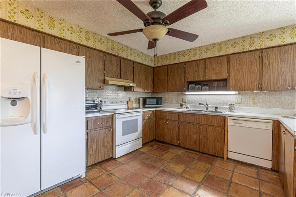 3423 Corana WAY photo 10 of 34