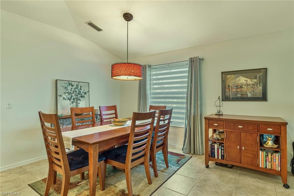 10134 COLONIAL COUNTRY CLUB BLVD 909 photo 4 of 25