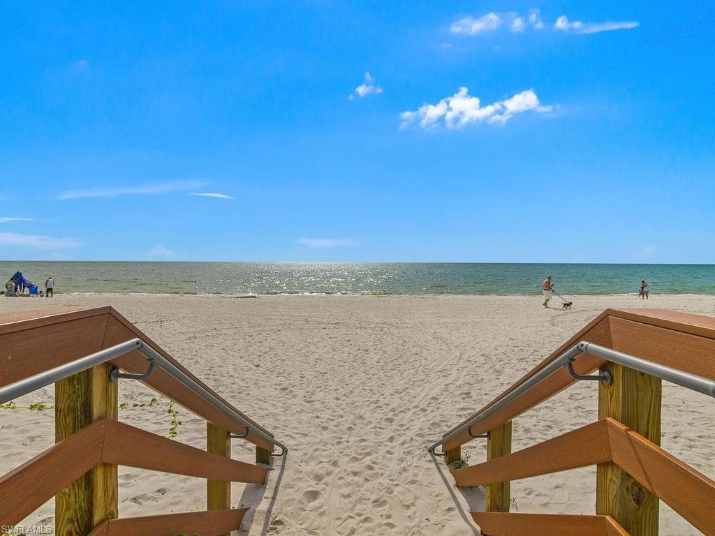 The Gulf beach and breezes an easy stroll down 15th Ave. S.