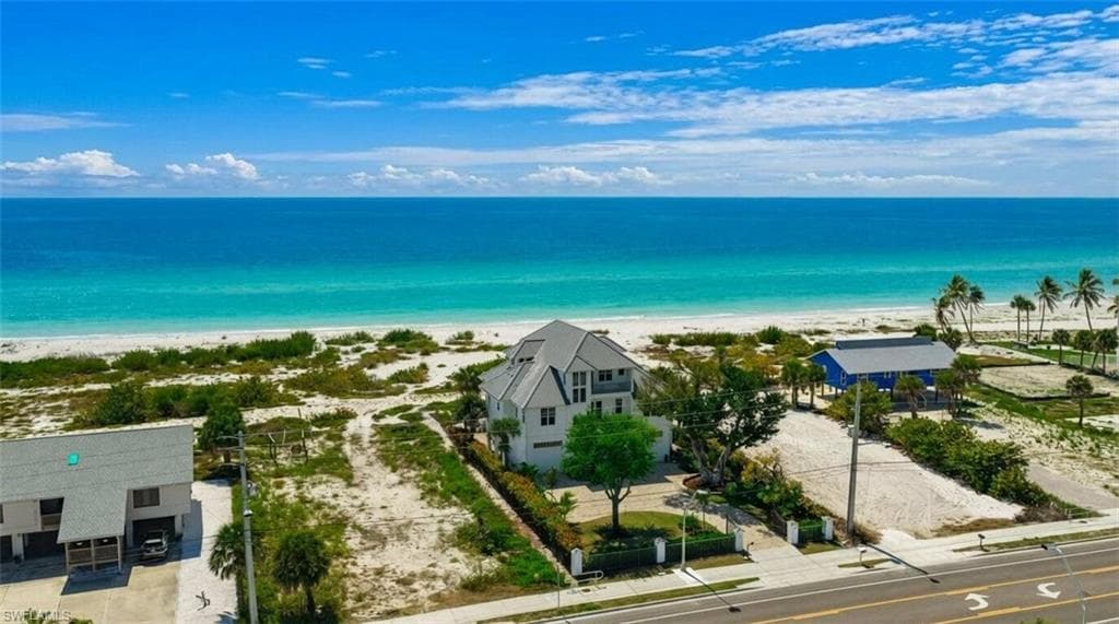 Oversized Gulf front property - Virtually Edited