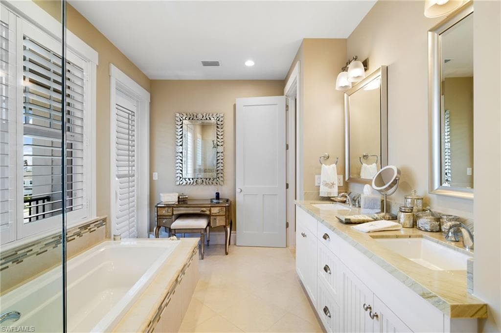 Primary bath - Virtually Edited