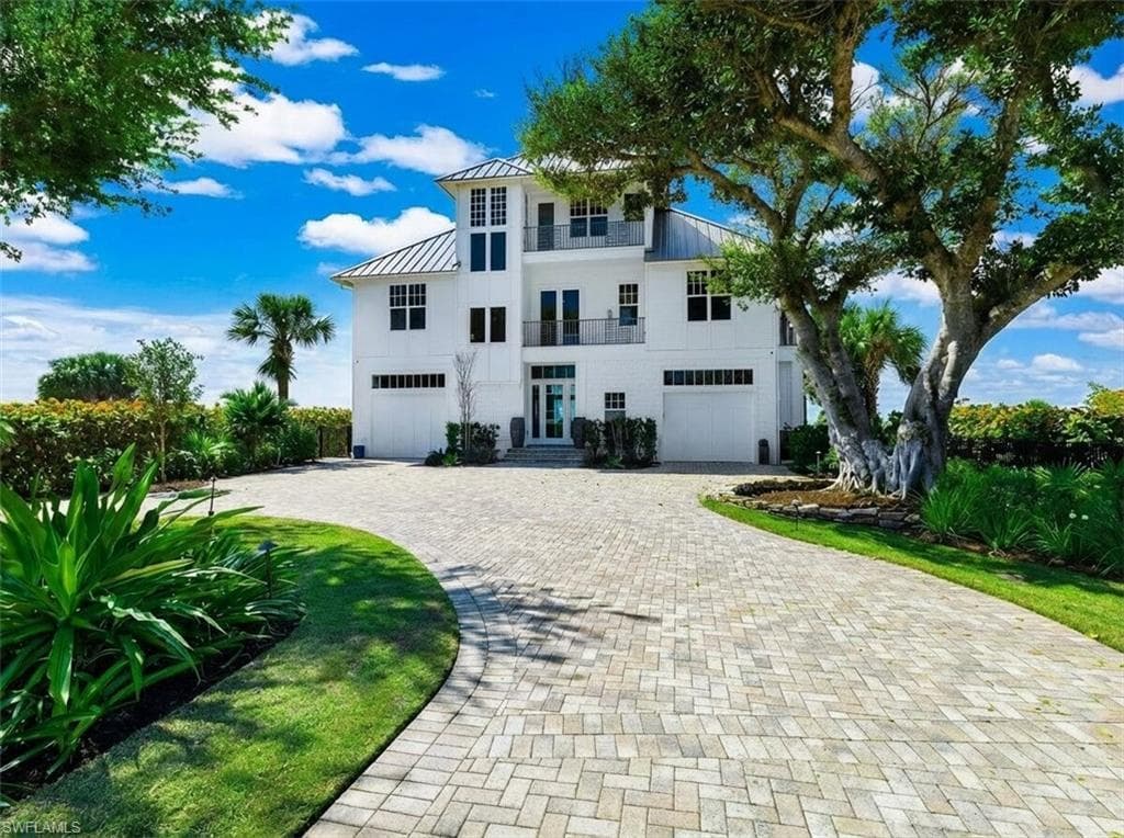oversized driveway - Virtually Edited