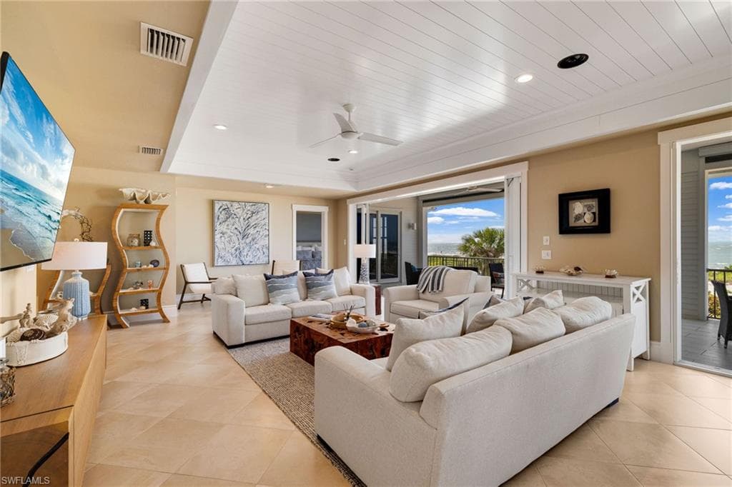 living with beautiful statement ceilings - Virtually Edited
