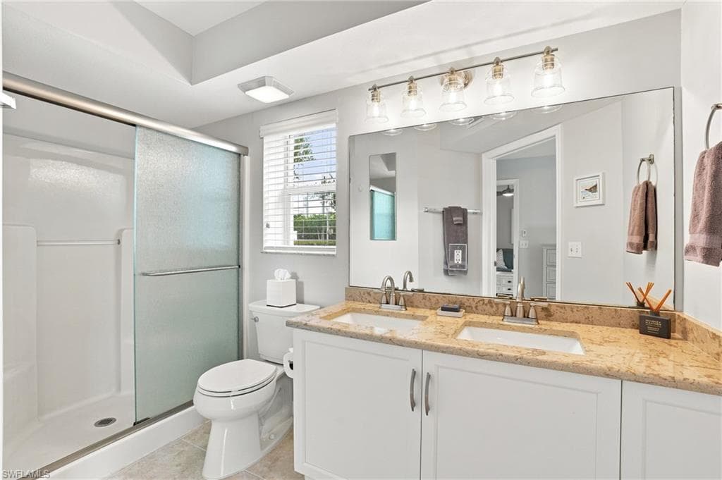 ENSUITE BATH WITH DUAL SINKS...