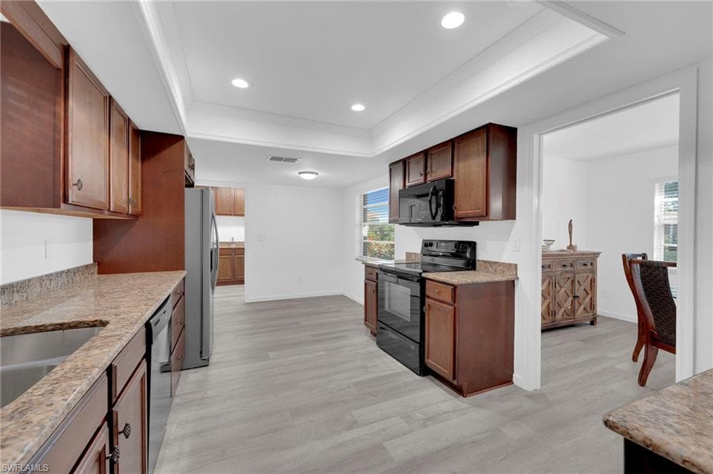 5584 Buring CT photo 13 of 40