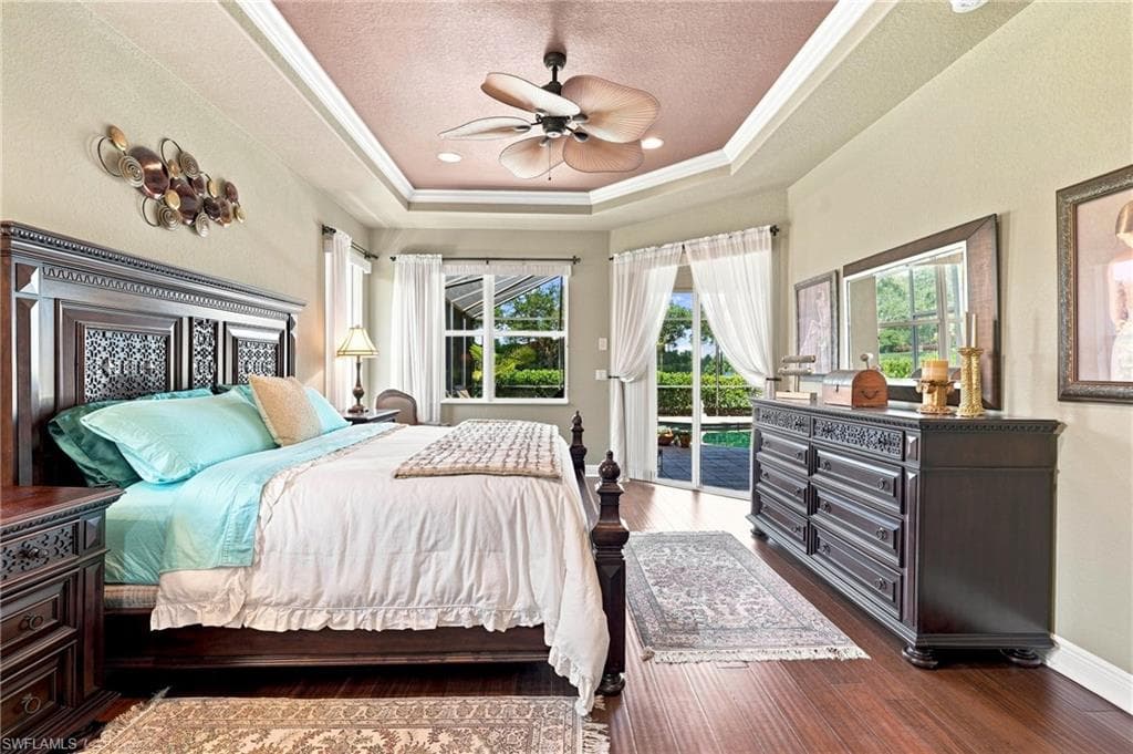 Tray ceiling with crown molding and recessed lighting